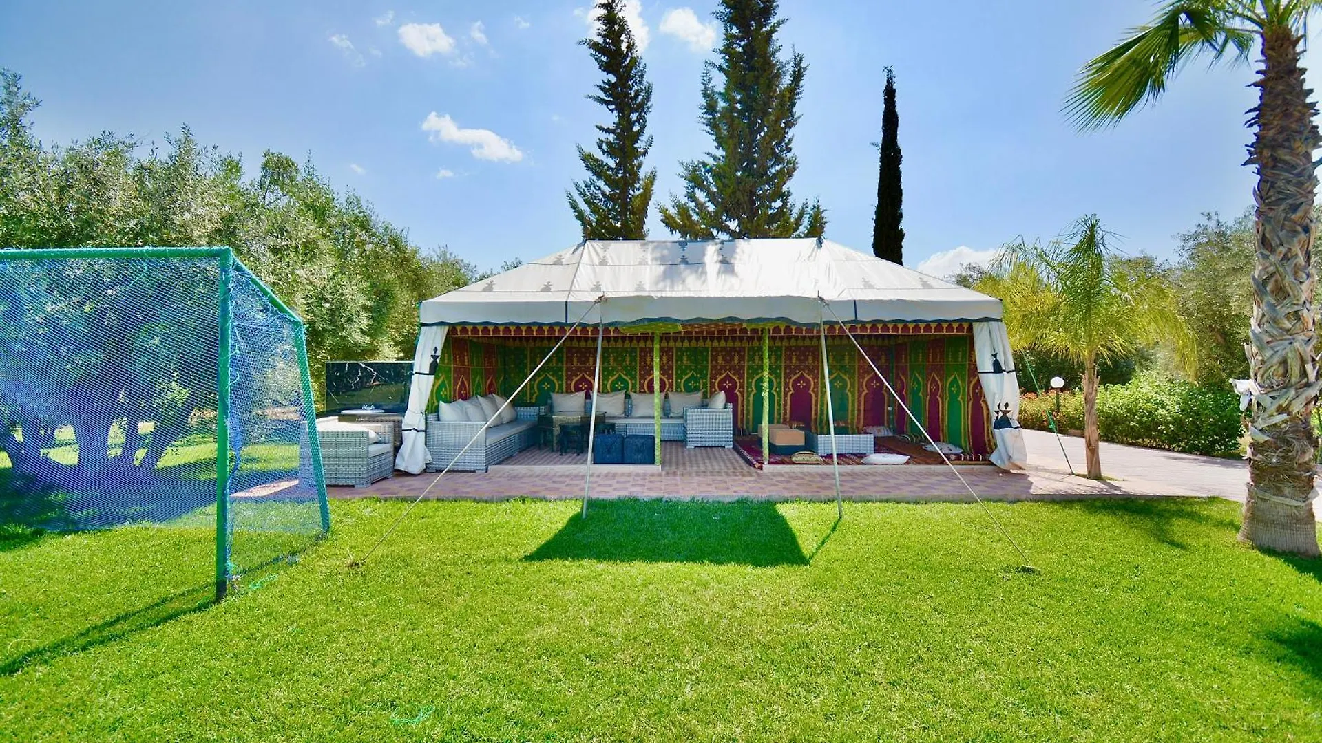Ferme De Vacances Avec Une Grande Villa A Marrakech Marakéš