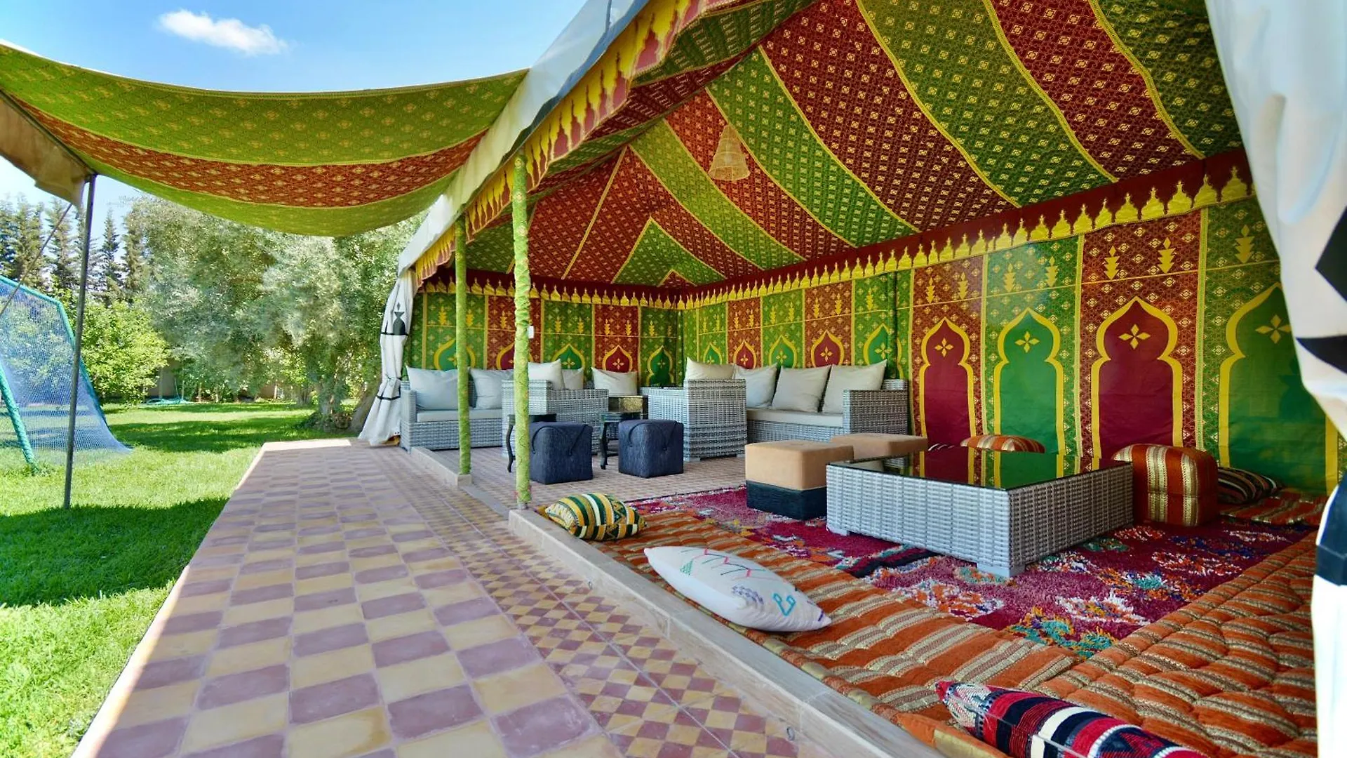 Ferme De Vacances Avec Une Grande Villa A Marrakech Marakéš Maroko