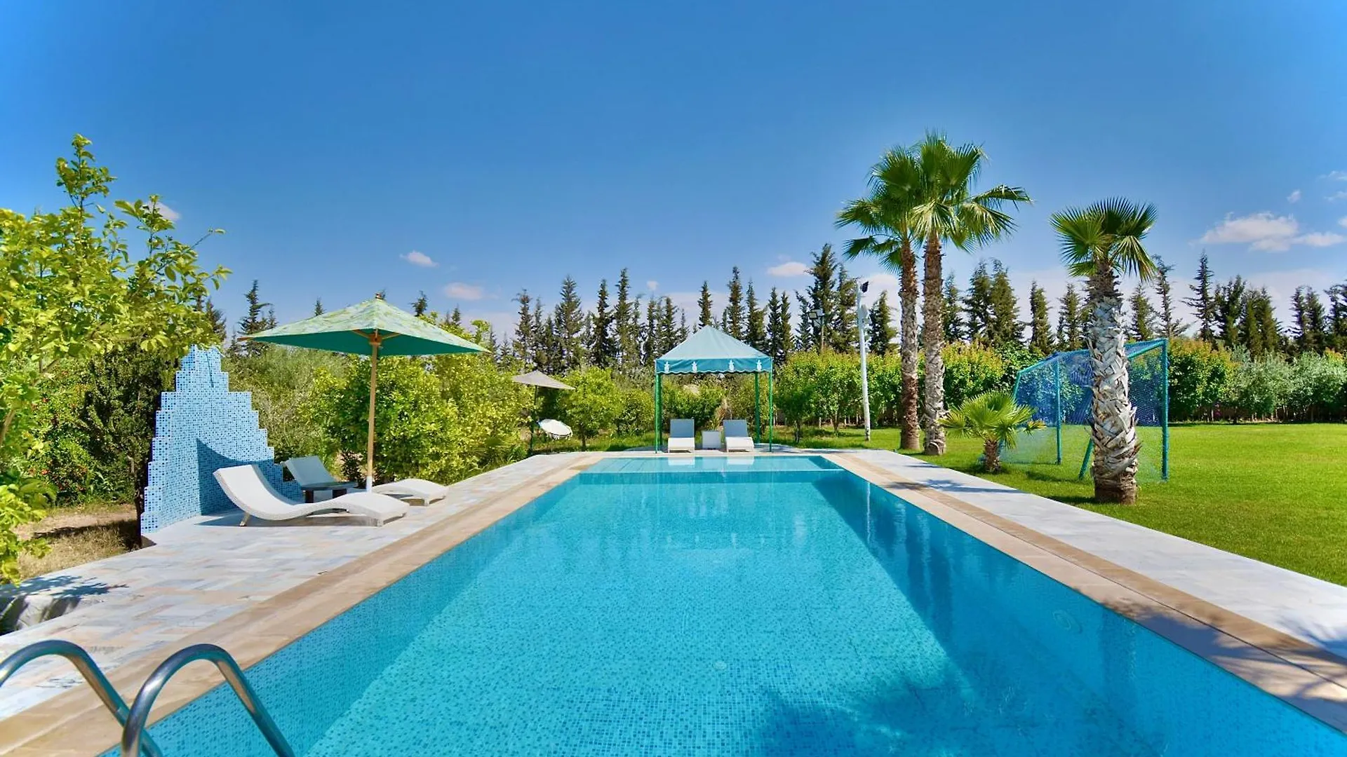 Ferme De Vacances Avec Une Grande Villa A Marrakech Marakéš