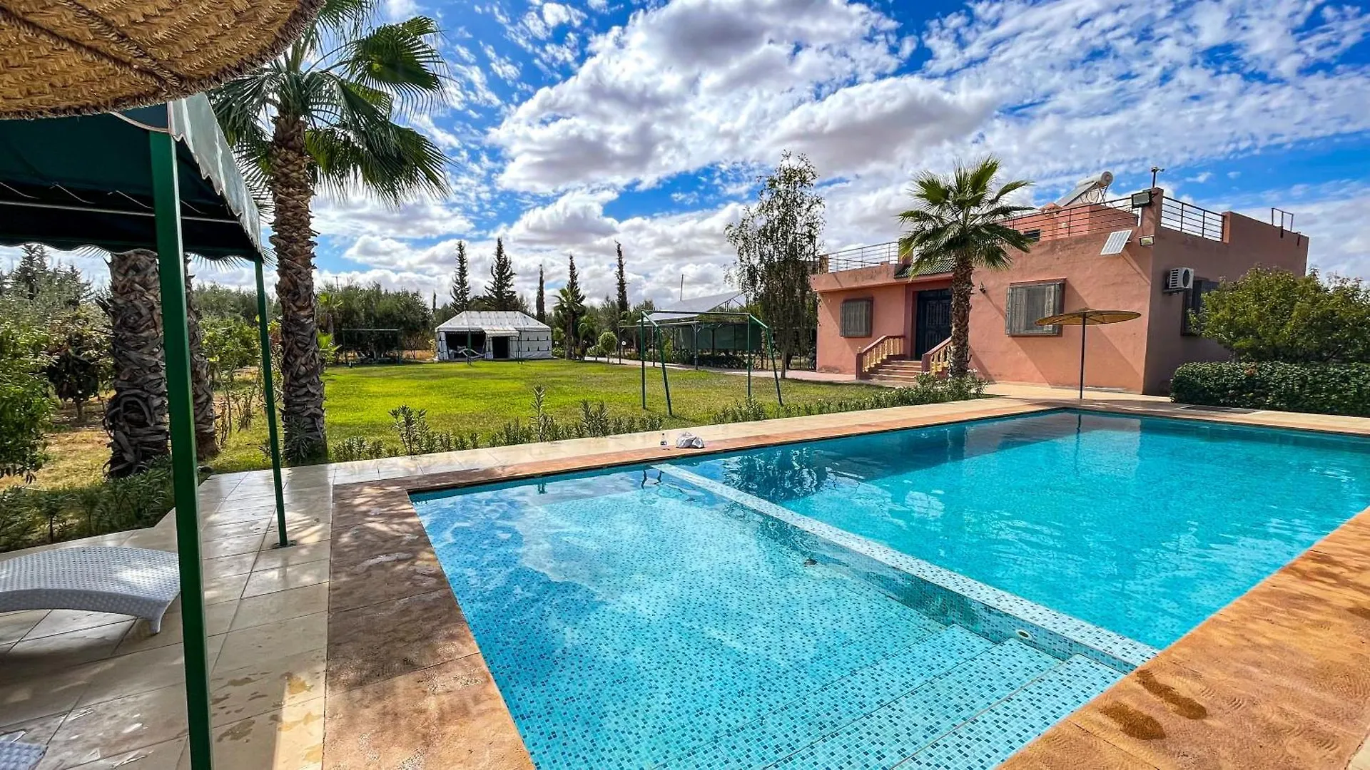 Ferme de vacances avec une grande villa à Marrakech Marrakesh